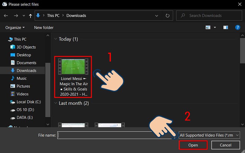 Chọn video cần cắt và nhấn Open để mở thêm file vào.