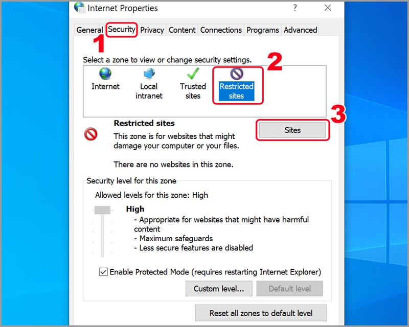 Nhấn v&agrave;o Restricted sites trong Security 