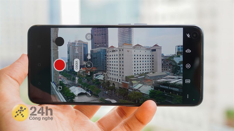 Camera tối ưu cho chụp thiếu sáng, nhiều chế độ thú vị Camera tối ưu cho chụp thiếu sáng, nhiều chế độ thú vị