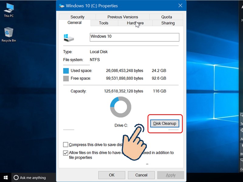 Tại tab General, bạn chọn Disk Cleanup.