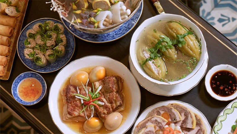 Mâm cơm không thể thiếu thịt kho và khổ qua