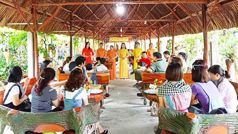 Lắng nghe những liên khúc đờn ca tài tử ngọt ngào của miền Tây