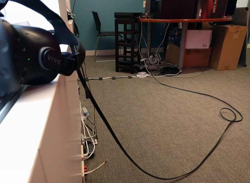 Game VR đi kèm nhiều dây dài