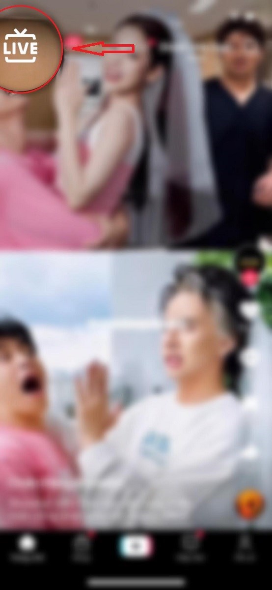 Chọn vào phần “Live” ở góc trái màn hình Chọn vào phần “Live” ở góc trái màn hình