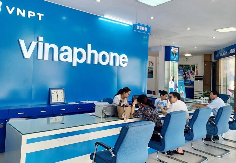 Cửa h&agrave;ng giao dịch