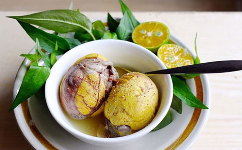 Kiêng trứng vịt lộn và thịt vịt 