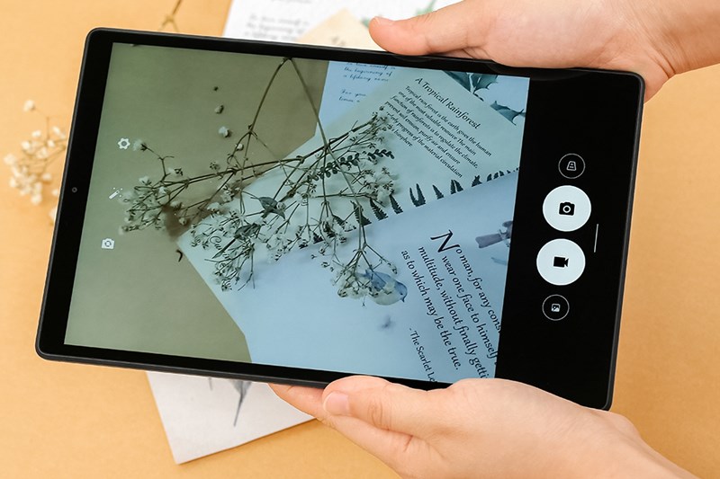 M&agrave;n h&igrave;nh rộng