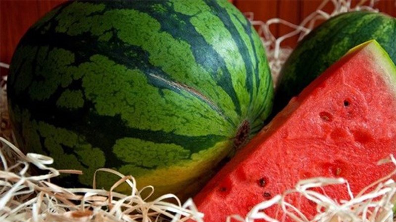 Dưa hấu đỏ tươi
