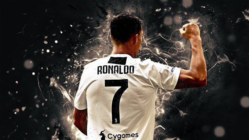 Ronaldo là một cầu thủ bóng đá tài năng và phong cách, với khả năng kiểm soát bóng tuyệt vời và khả năng ghi bàn. Xem hình ảnh của anh ấy để nhận ra sức mạnh và uy lực trong phong cách chơi bóng của Ronaldo.