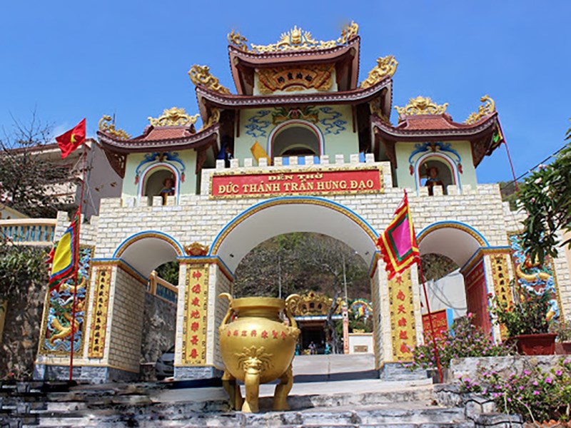 Lễ hội đền Đức Thánh Trần - Hồ Chí Minh