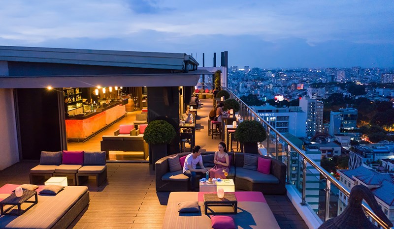 Hình ảnh. On Top Bar phù hợp cho những buổi hẹn hò lãng mạn