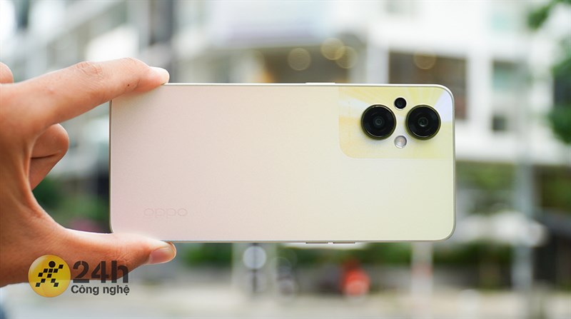 Ấn tượng với diện mạo thời trang v&agrave; m&agrave;n h&igrave;nh chất lượng AMOLED 6.43 inch