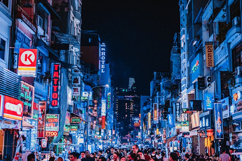 Phố tây Bùi Viện - một trong những địa điểm ăn chơi nổi tiếng của Sài Gòn