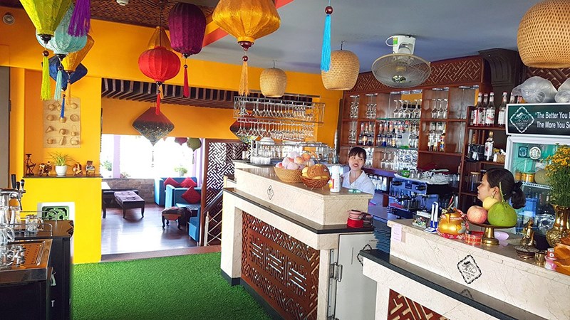 Hình ảnh. Quầy bar của The View Rooftop Bar