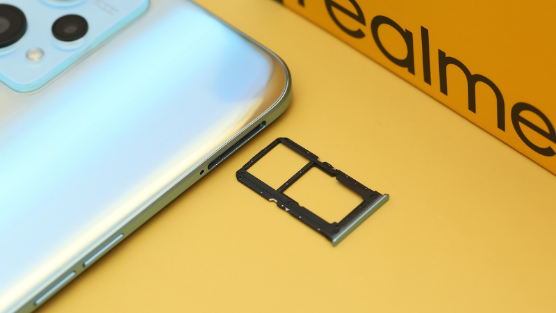 Hỗ trợ lắp r&aacute;p 2 thẻ sim 5G cực tiện lợi