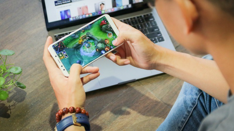 Xiaomi Mi A2 chơi game