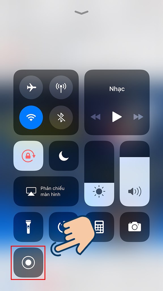 mở&nbsp;Trung t&acirc;m kiểm so&aacute;t, v&agrave; nhấn giữ v&agrave;o biểu tượng Ghi m&agrave;n h&igrave;nh m&agrave; bạn vừa th&ecirc;m v&agrave;o.