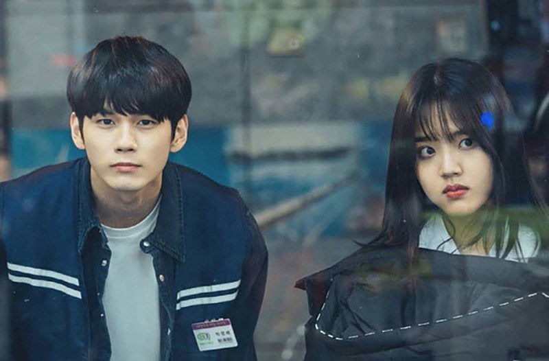 At Eighteen (Khoảnh Khắc Tuổi 18)
