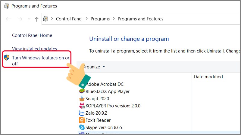 Nhấn vào Turn Windows features on or off