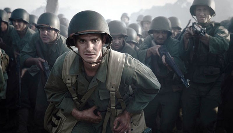Desmond Doss trong bộ phim Hacksaw Ridge