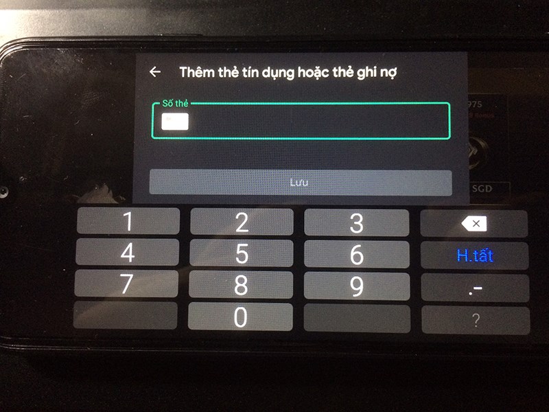 Cuối nhập thông tin thẻ và nhấn Hoàn tất.