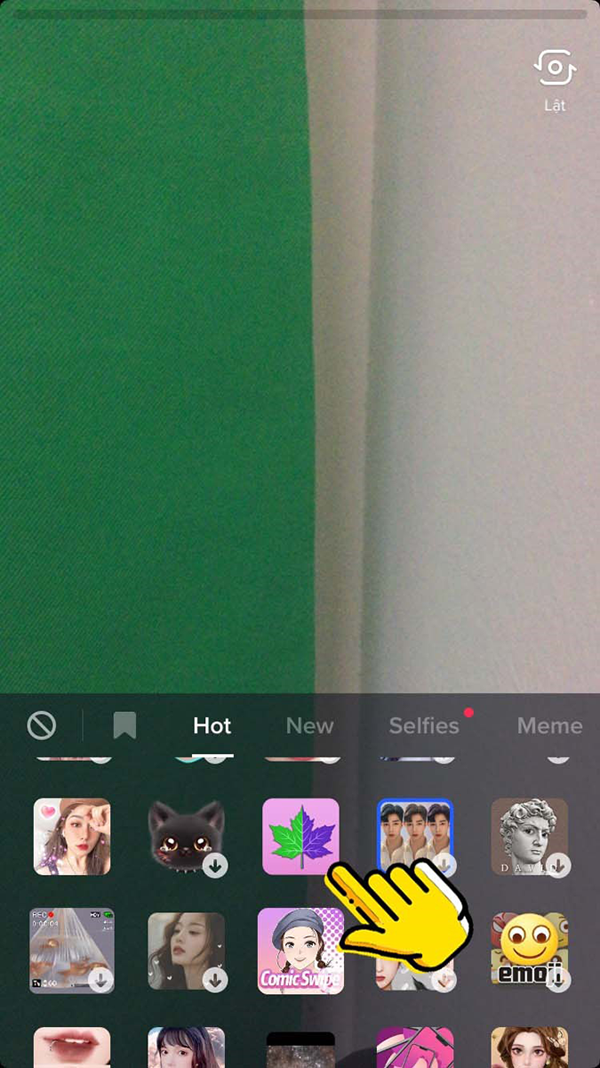 Nhấn v&agrave;o biểu tượng chiếc l&aacute; 2 m&agrave;u xanh v&agrave; t&iacute;m