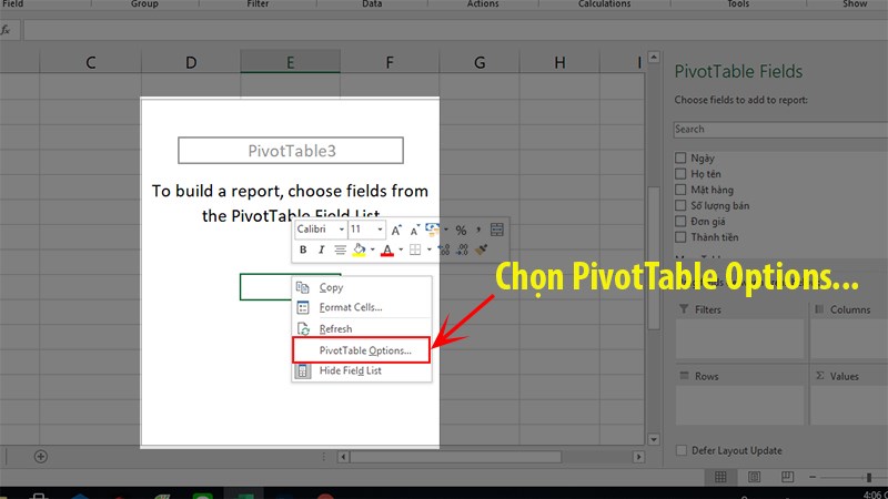 đổi giao diện thành kiểu cơ bản bằng cách nhấn chuột phải vào vùng dữ liệu của Pivottable > Chọn PivotTable Options…