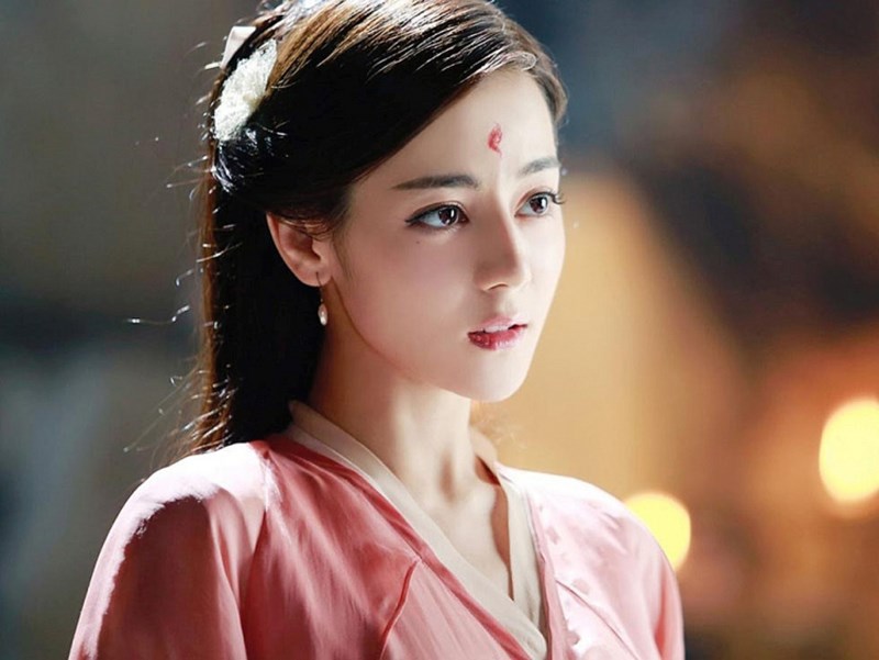 Nhan sắc xinh đẹp của Địch Lệ Nhiệt Ba trong Tam Sinh Tam Thế Thập Lý Đào Hoa