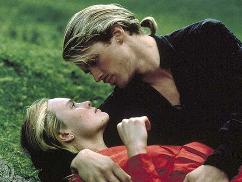 Phân cảnh ngọt ngào của cặp đôi chính trong The Princess Bride