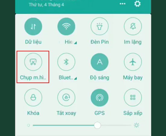 Chọn nút Chụp màn hình. Ảnh sẽ được lưu lại vào thư viện trên điện thoại