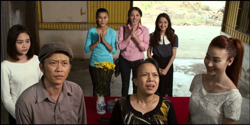 Ông Tiên Cảnh, bà Mai Nhỏ Nhẹ và các con gái