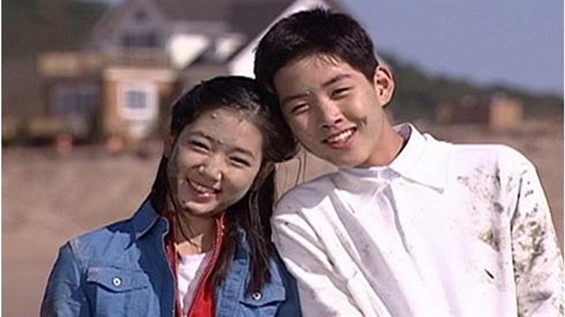 Baek Sung Hyun và Park Shin Hye thủ vai nam nữ chính lúc nhỏ.