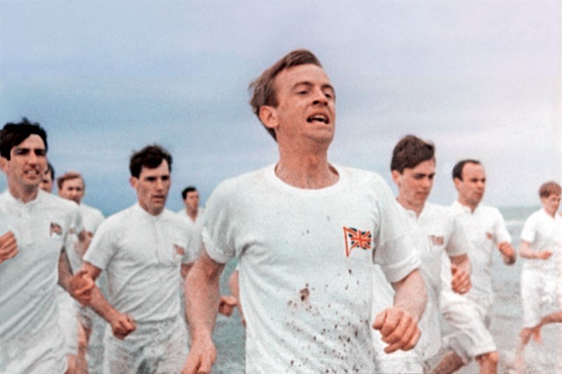 Eric Liddell (Ian Charleson) dẫn đầu dàn vận động viên