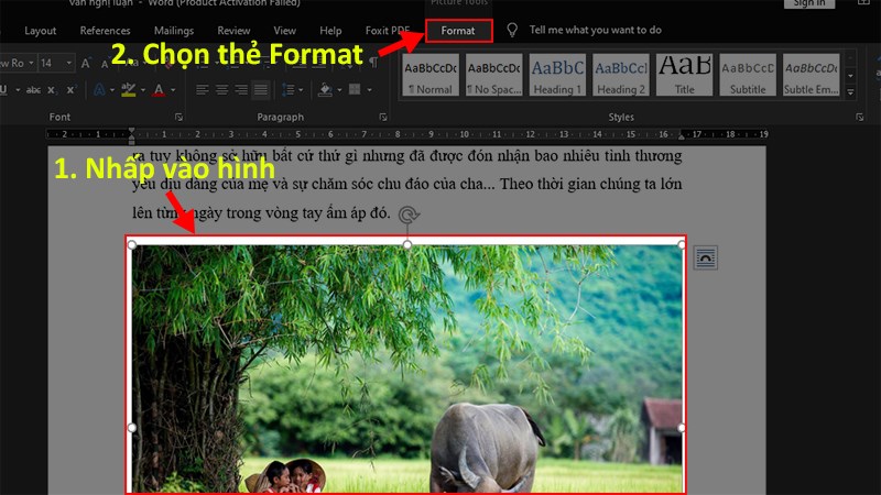 Mở file Word > Click vào hình ảnh có trong file để hiện thẻ Format