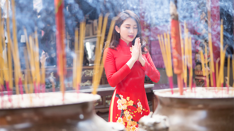 Go to pagoda (Đi chùa)