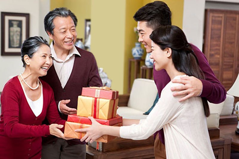 Quà Tết biếu họ hàng, người thân