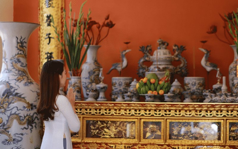 Cúng gia tiên phong tục tập quán cổ truyền ngày Tết