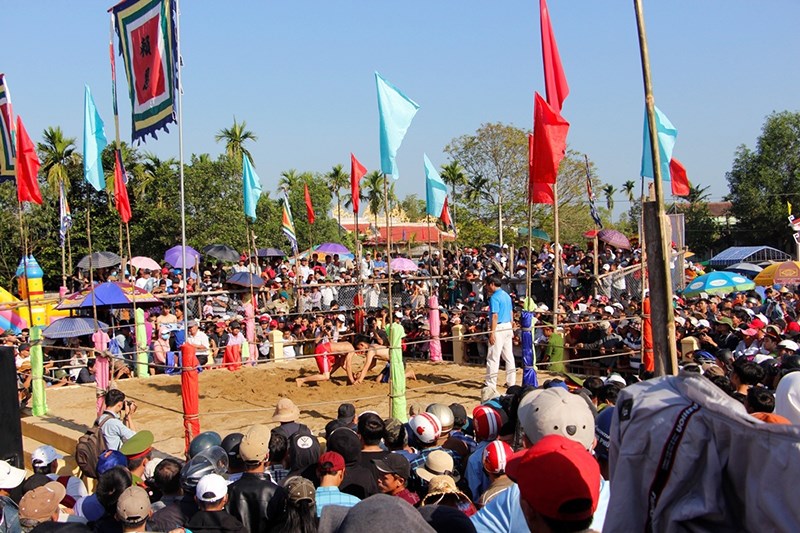 Hội vật làng Sình - Huế