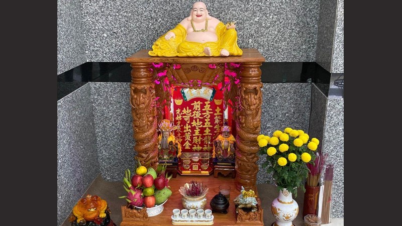 Cách bày trí bàn thờ Thần Tài, ông Địa