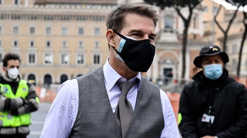 Hình ảnh Tom Cruise trên phim trường