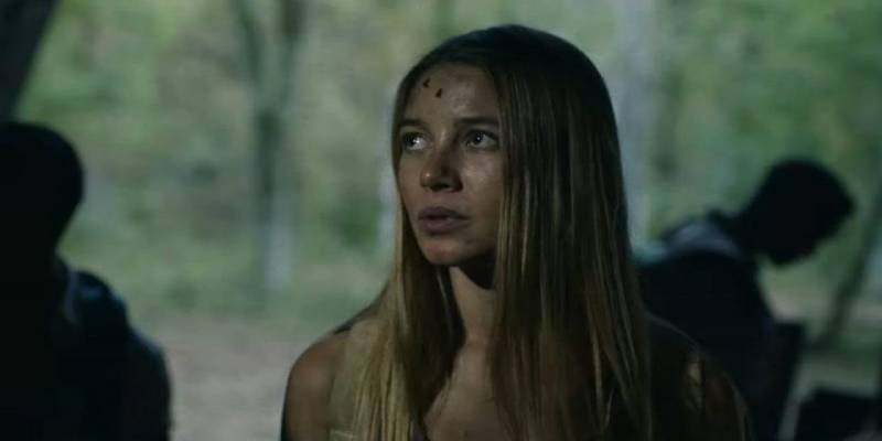 Nhân vật Jen (Charlotte Vega)