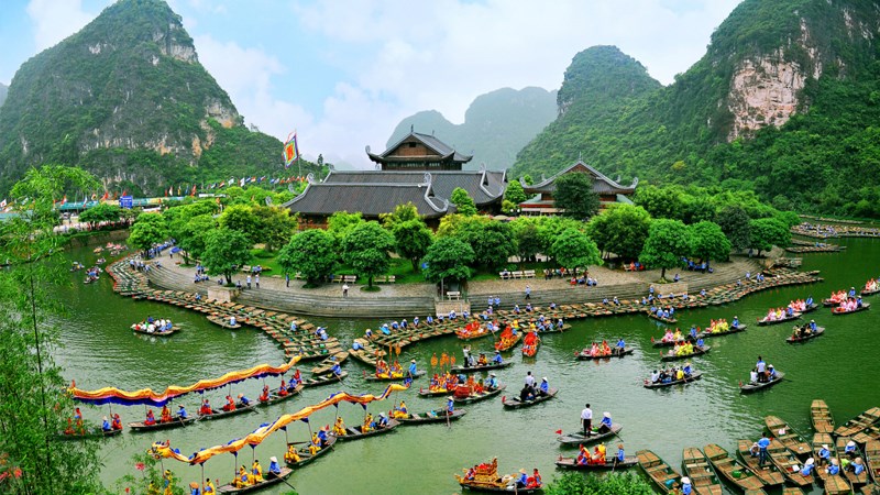 Khung cảnh thiên nhiên Tràng An vào tháng 3