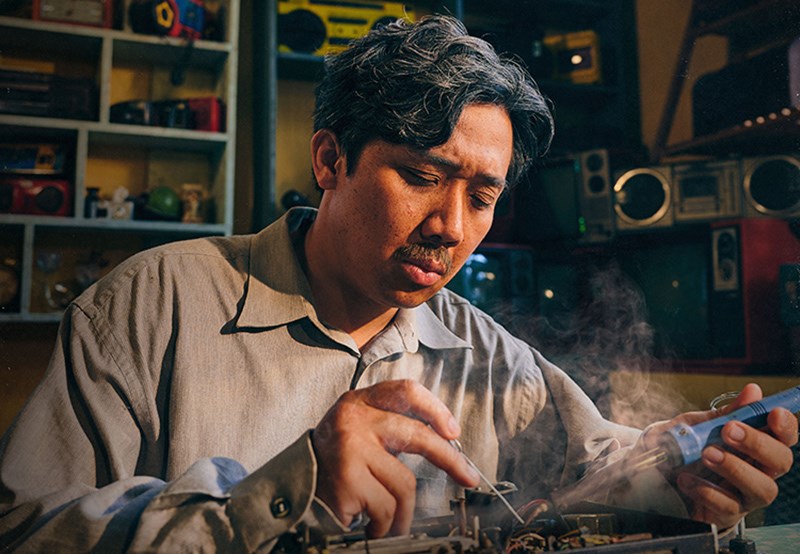 Trấn Thành trong vai diễn Ba Sang