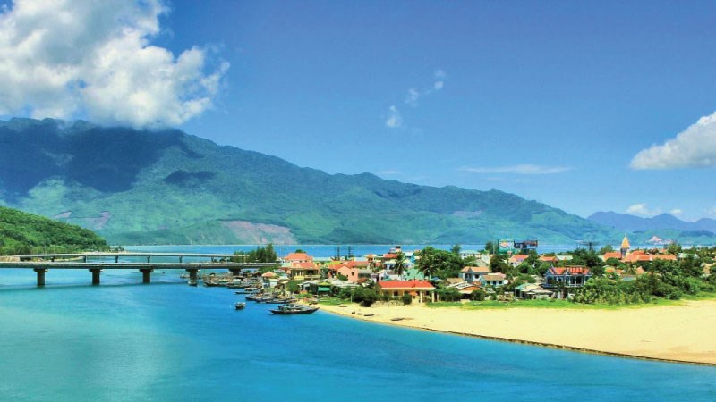 Biển Lăng Cô