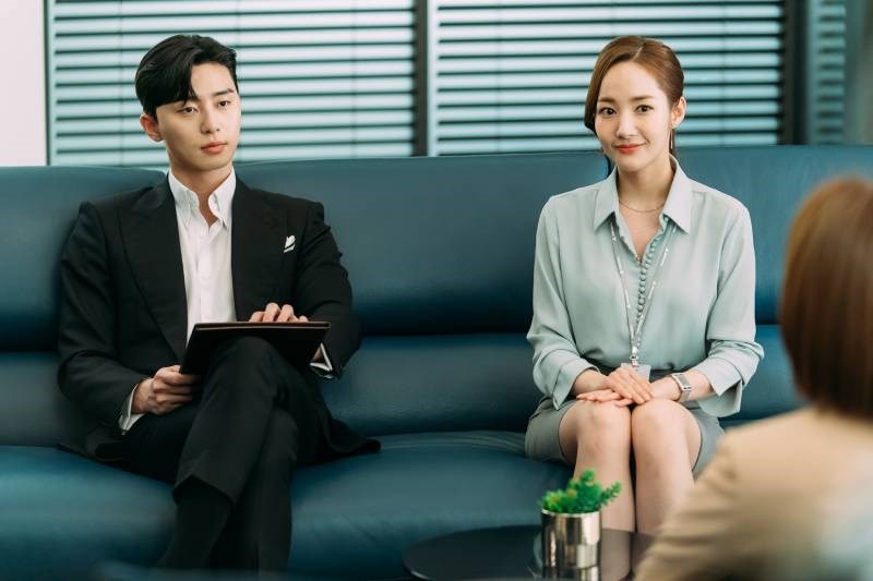 Lee Young Joon (trái) và Kim Mi So (phải)