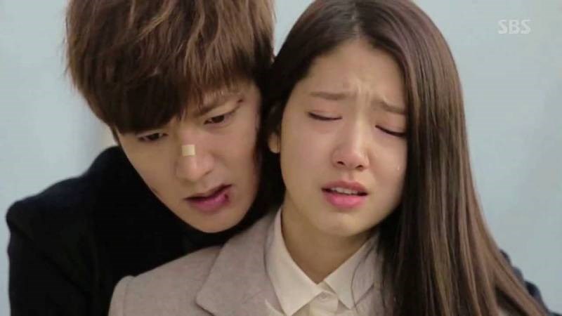Kim Tan (trái) và Cha Eun Sang (phải)