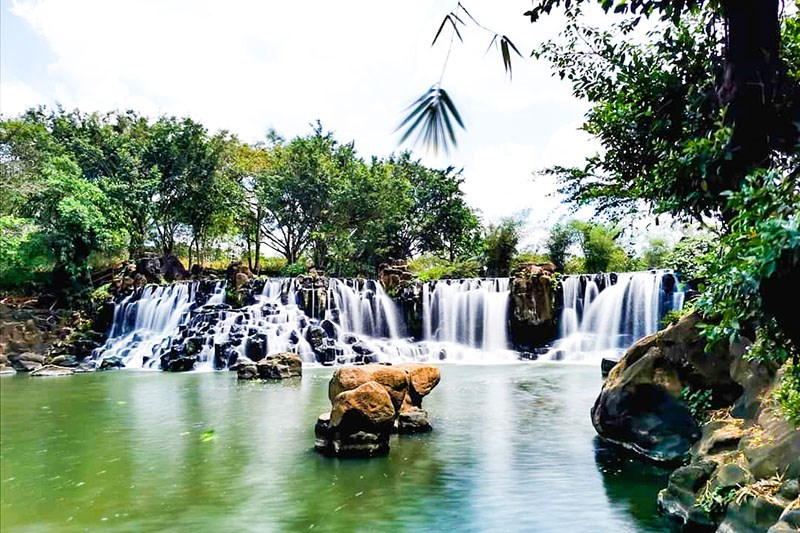 Thác Giang Điền - dòng thác trắng xóa mát lành Thác Giang Điền - dòng thác trắng xóa mát lành