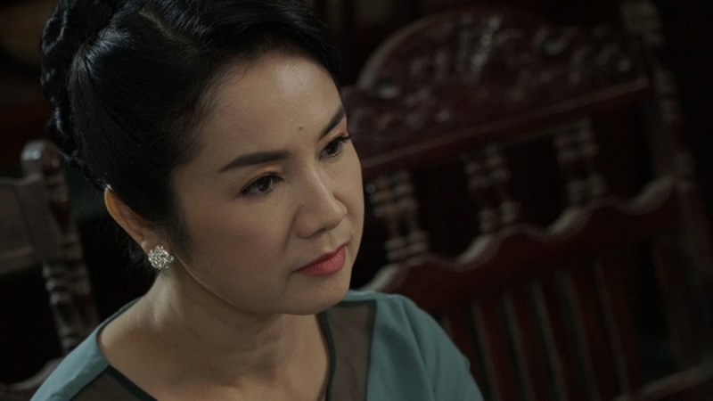 Thu Hà trong vai bà Bạch Cúc