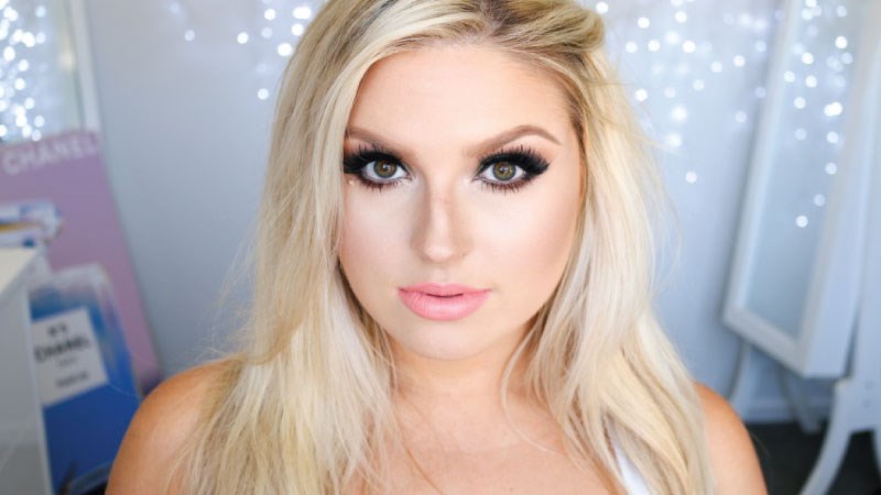 Beauty Blogger Shannon Harris