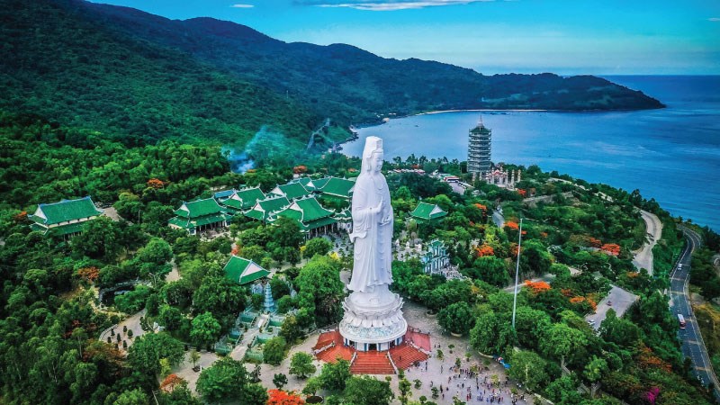 Chùa Linh Ứng tại bán đảo Sơn Trà